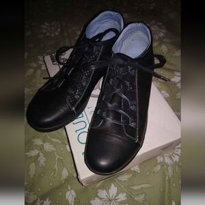 Cloud Leather Lace Up Shoes NEW